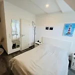 Kleines Strandhus * 沙博伊茨